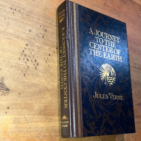 Book: A Journey to the Center of the Earth by Jules Verne - Picture 2 of 16